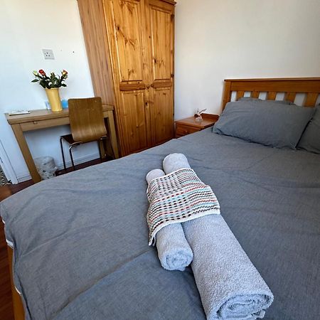 Bed and Breakfast Elkington Point Londra Esterno foto