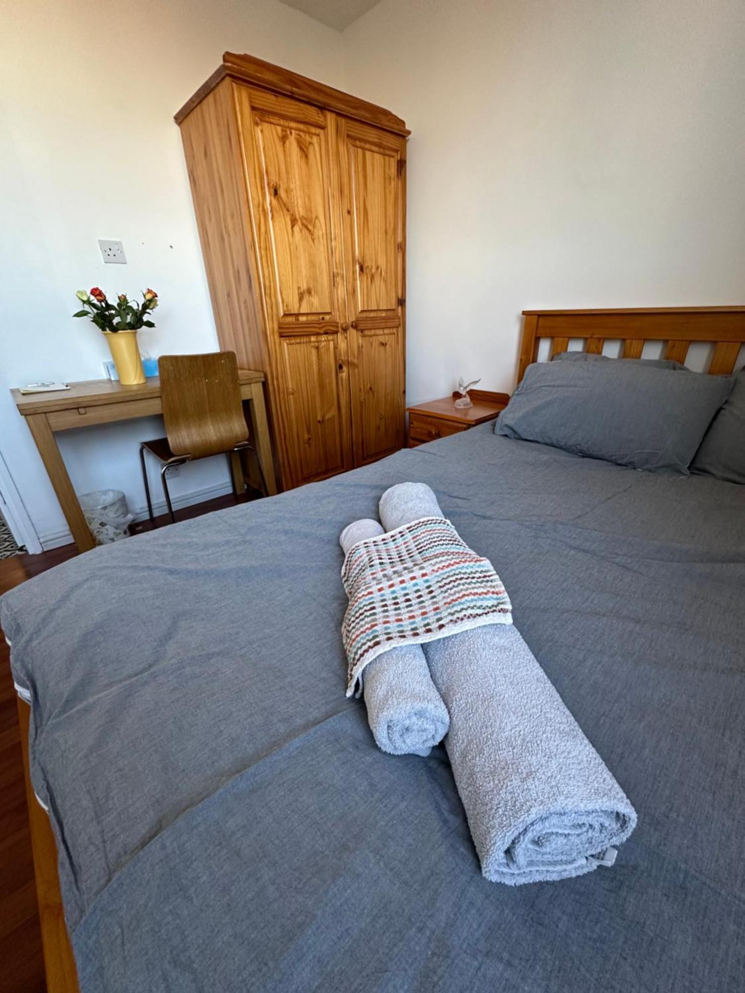 Bed and Breakfast Elkington Point Londra Esterno foto