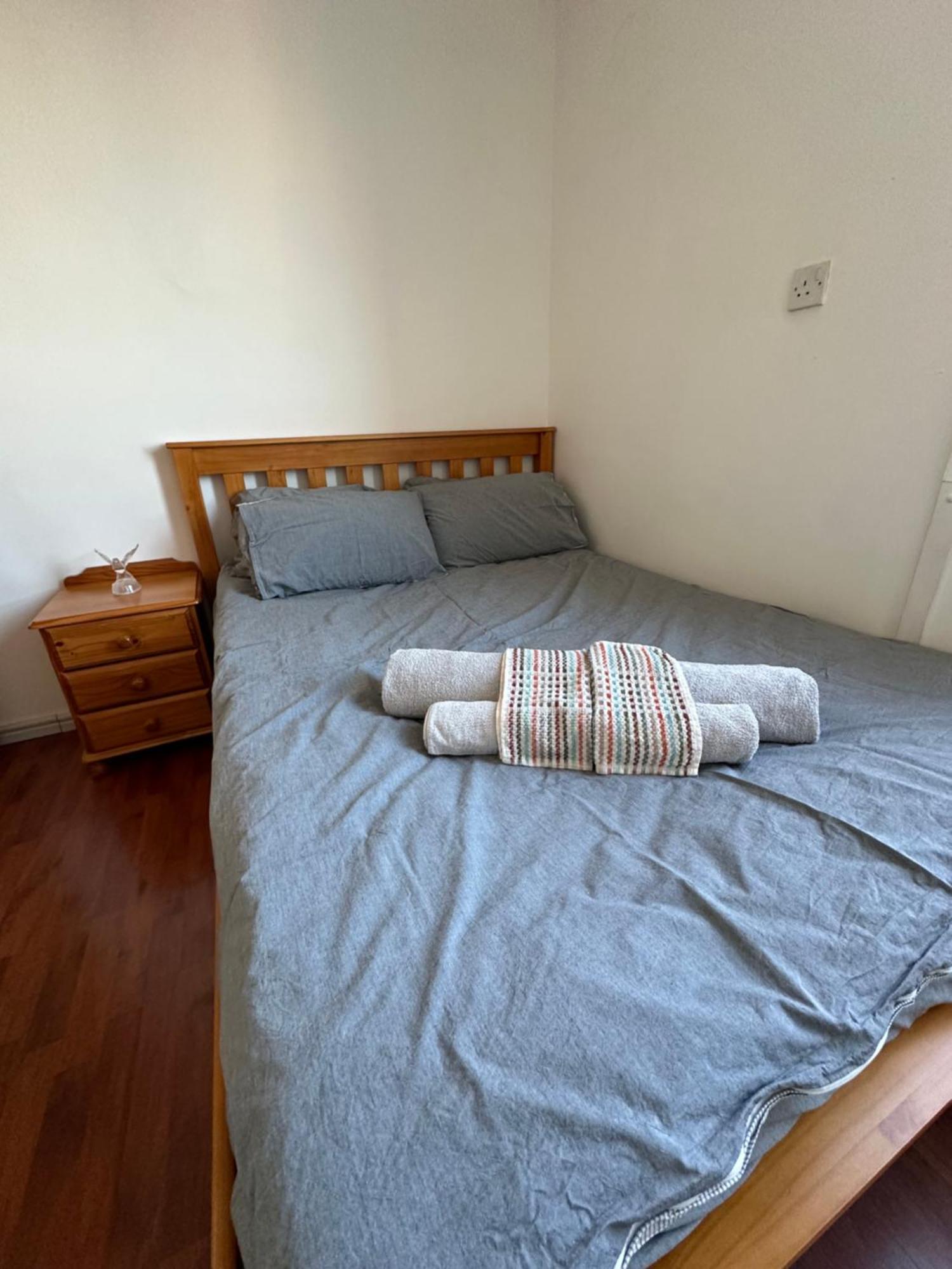 Bed and Breakfast Elkington Point Londra Esterno foto