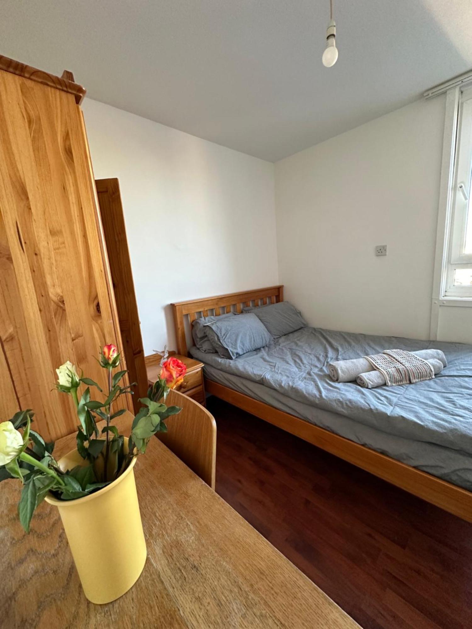 Bed and Breakfast Elkington Point Londra Esterno foto