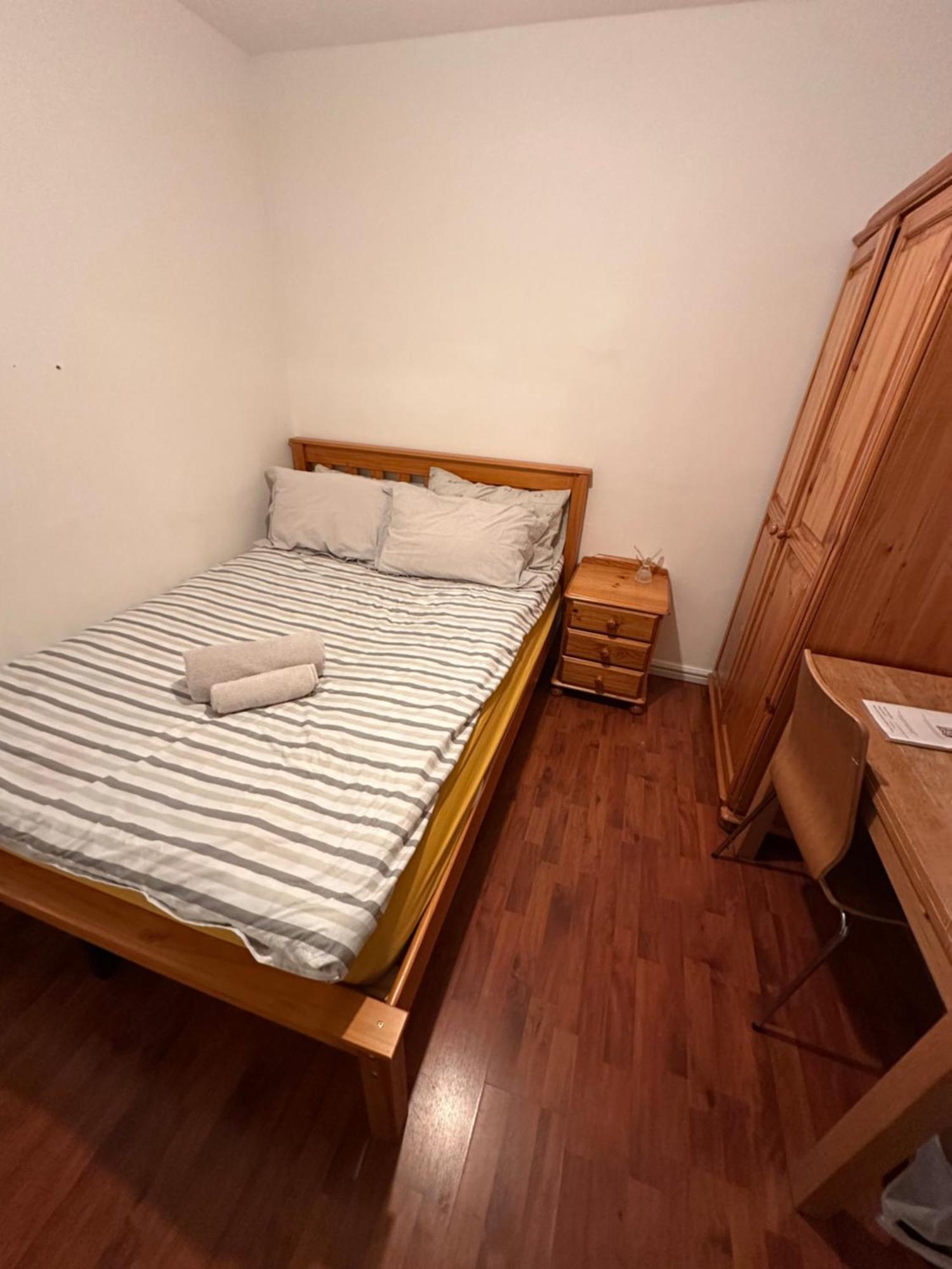 Bed and Breakfast Elkington Point Londra Esterno foto